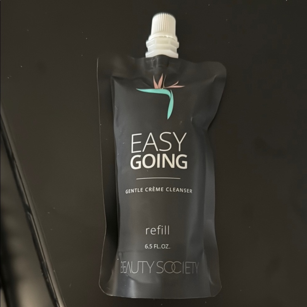 Easy Going Gentle Crème Cleanser - Black